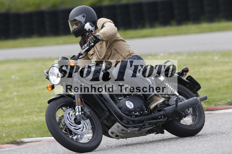 /Archiv-2025/09 22.04.2025 Cornu Master School ADR/gruen-vert/44